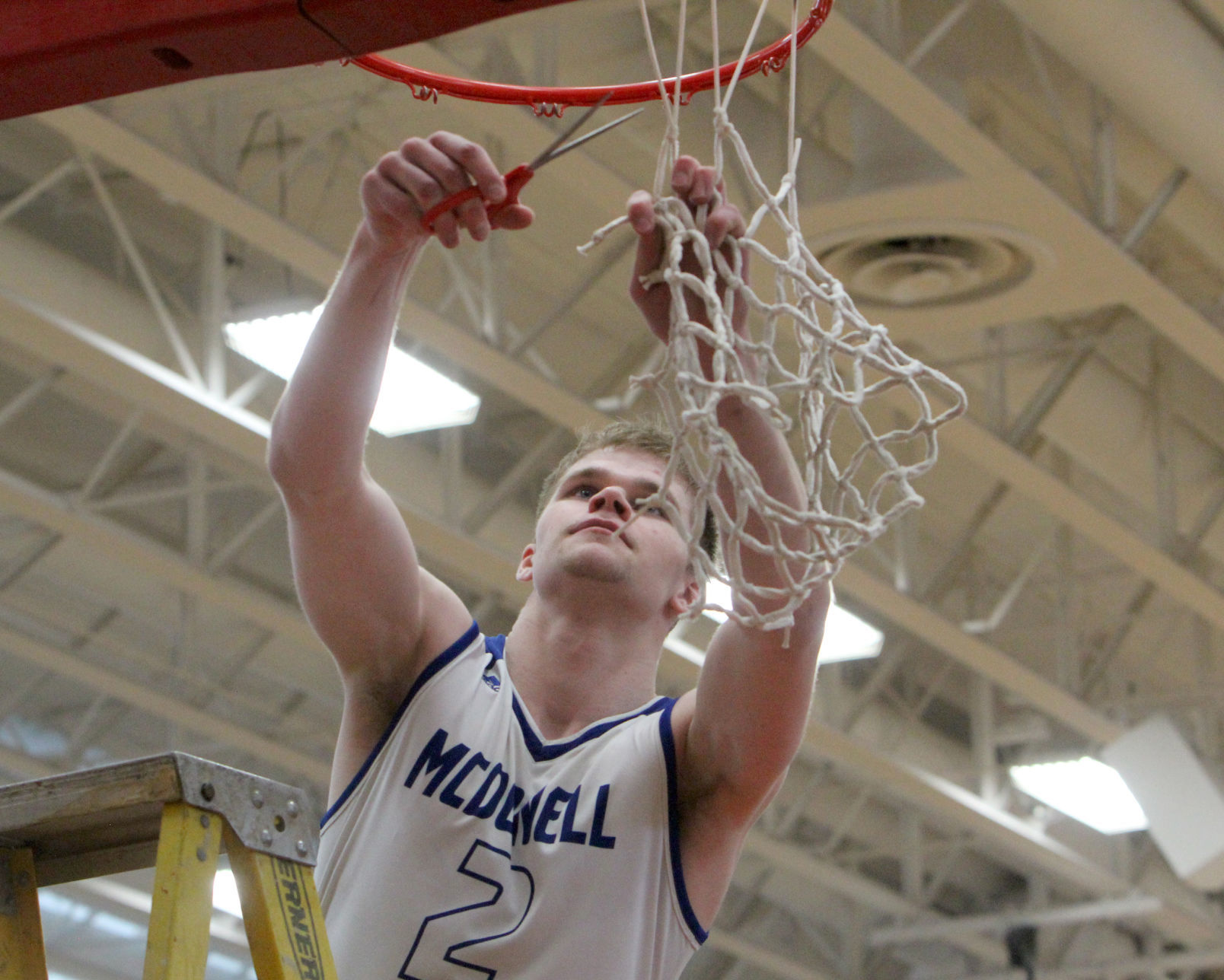 McDonell boys basketball vs Luck at Chi-Hi 3-9-19